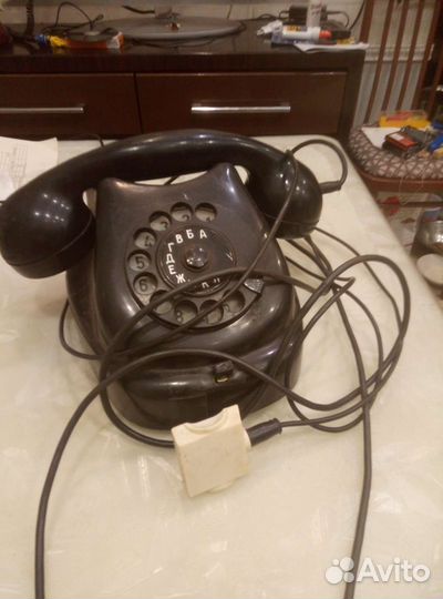 Старинный телефон