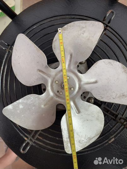 Вентилятор конденсатора для холодильного шкафа