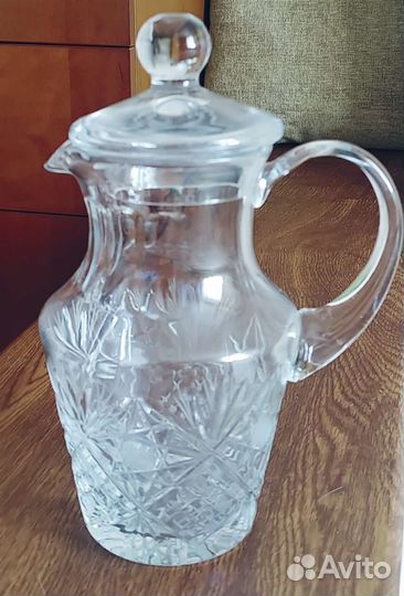Хрустальный кувшин с крышкой в идеальном состоянии