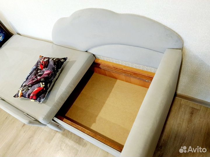 Продаю диван бу