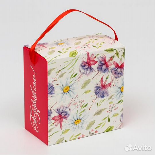 Картонная коробка подарочная