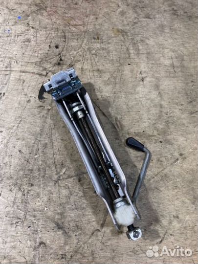 Домкрат Audi A4 8ED BGB 2005-2008