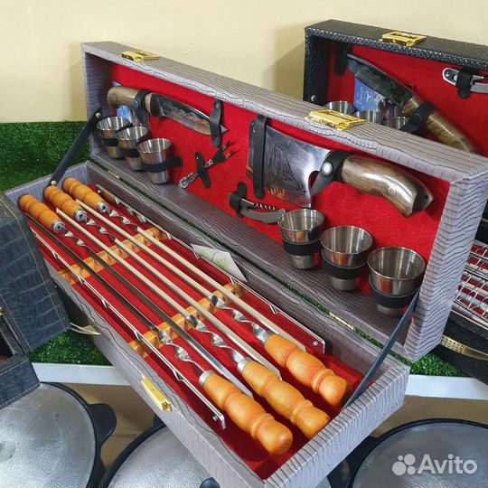 Подарочный набор шампуров в чемодане