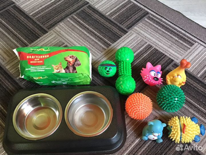 Миски на подставке+ игрушки