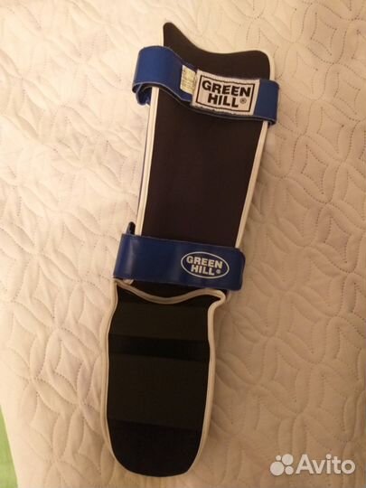 Продам щитки на ноги (новые)