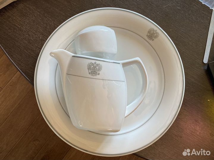 Набор для сладкого чаепития: кофейник и блюдо