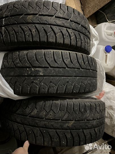 Bridgestone Ice Cruiser 7000 215/65 R16 98T