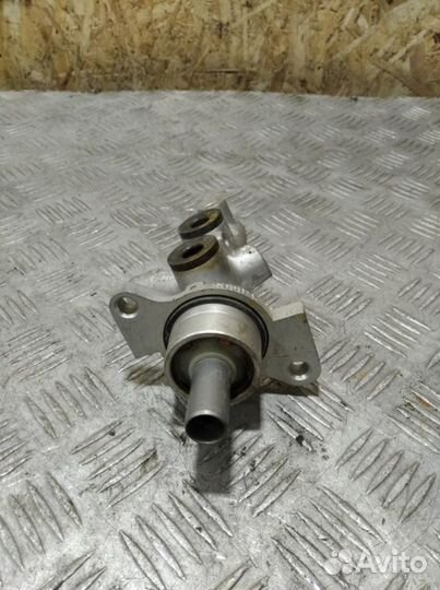 Цилиндр тормозов главный Clk 208