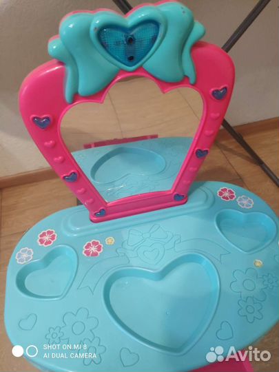 Детский туалетный столик