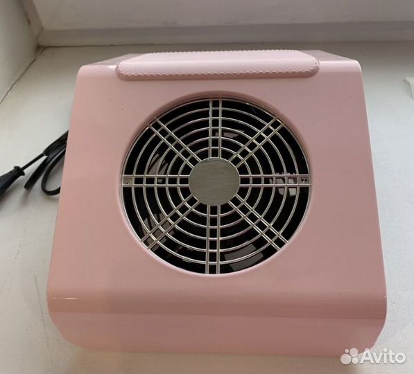 Оборудование для маникюра-машинка,пылесос,лампа