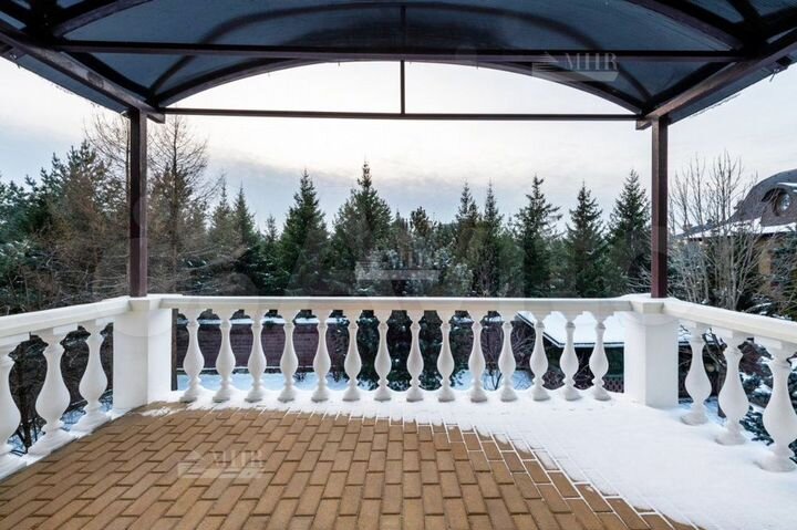 Дом 530 м² на участке 15 сот.