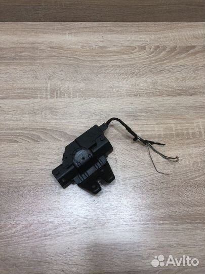 Замок багажника bmw 3 series e90