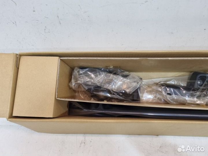 Шторка багажника задняя Toyota Land Cruiser 200