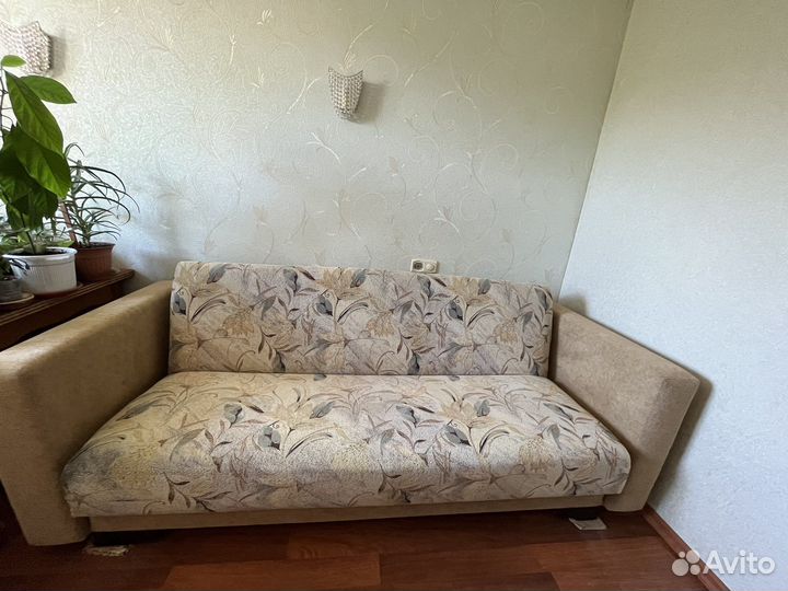 Диван книжка бу