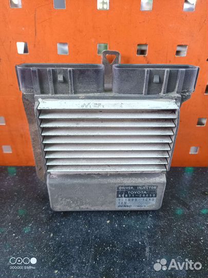 Блок управления Toyota avensis