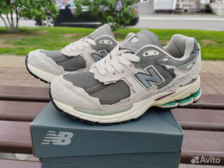 Кроссовки new balance 2002r