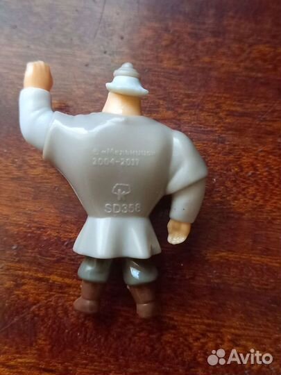 Продам киндер игрушки