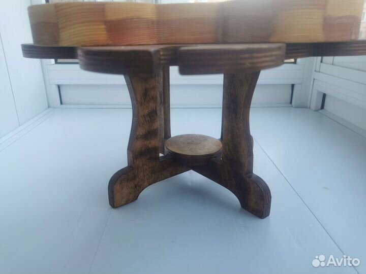 Винный столик на четыре бокала