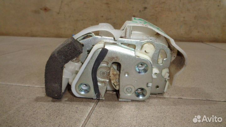 Замок двери передней правой Subaru Legacy Outback