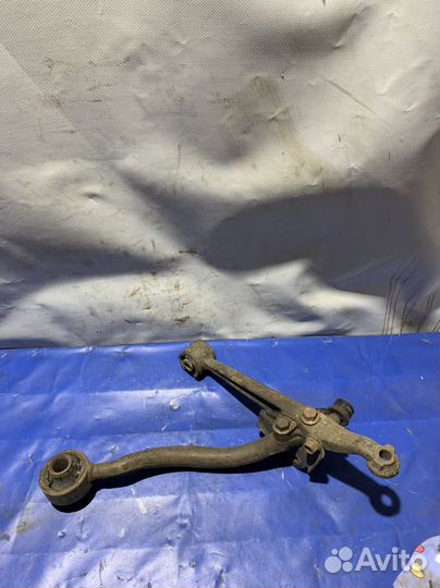 Рычаг передний левый toyota mark 2 gx100