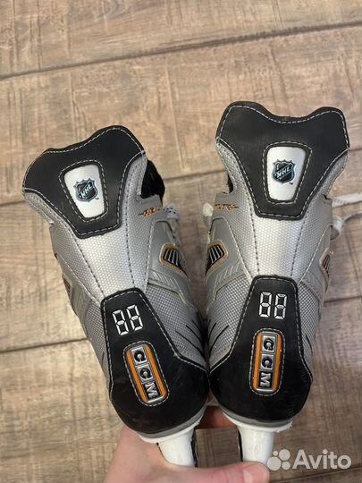 Коньки хоккейные ccm 35
