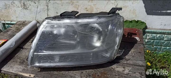 Фара Suzuki grand vitara 2