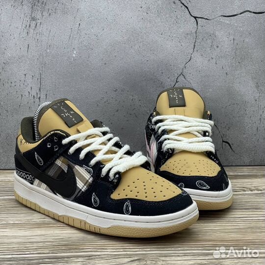 Кроссовки женские Travis Scott x Nike SB Dunk