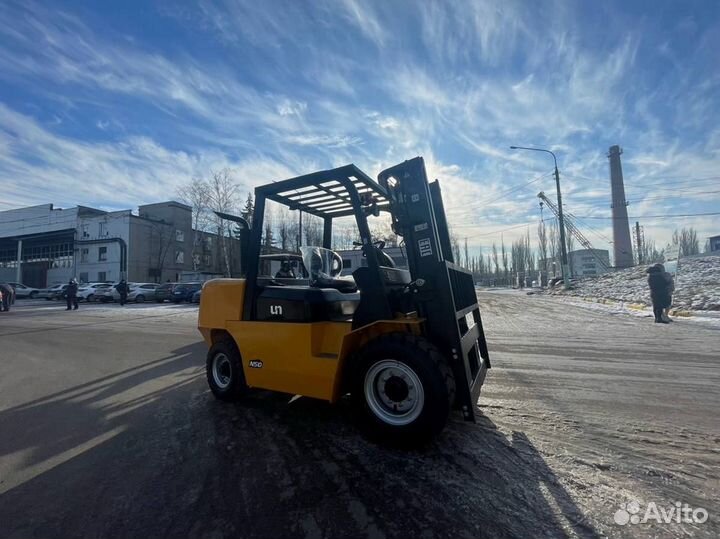 Вилочный погрузчик UN Forklifts FD70, 2023