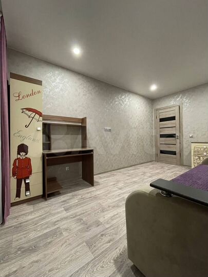 2-к. квартира, 57 м², 2/10 эт.