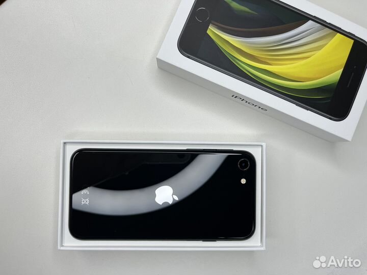 iPhone SE (2020), 64 ГБ