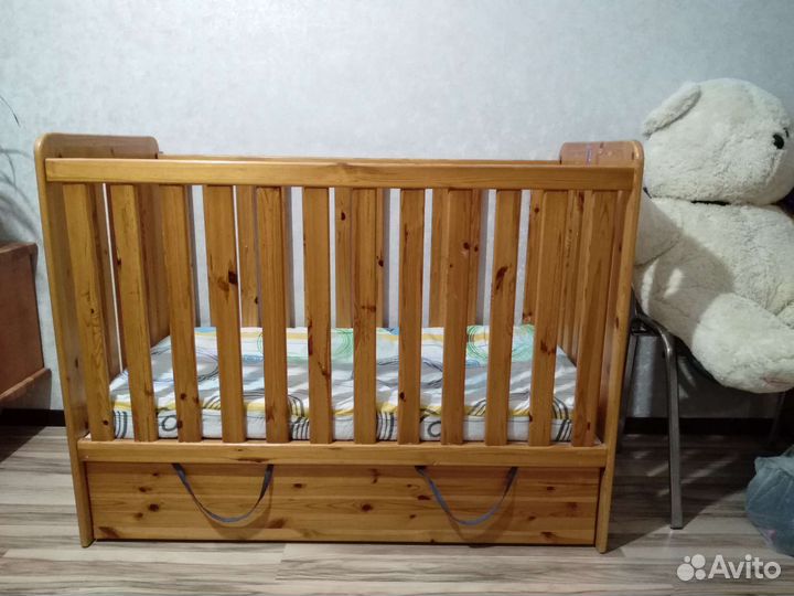 Детская кроватка