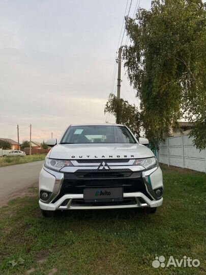 Mitsubishi Outlander 2.0 CVT, 2022, 25 км