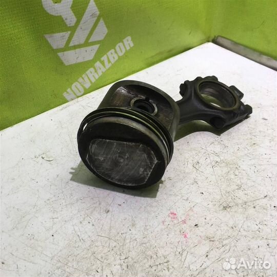Поршень с шатуном бмв Е28