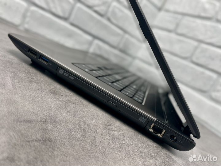 Acer 17.3 Core i3 Ram 6Gb Radeon HD6650 1Gb