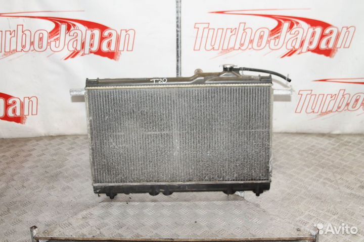 Радиатор охлаждения Toyota Celica 202 ST202 АКПП