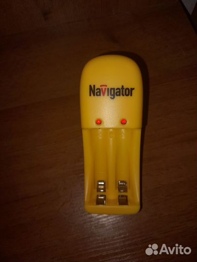 Зарядное устройство navigator для батареек