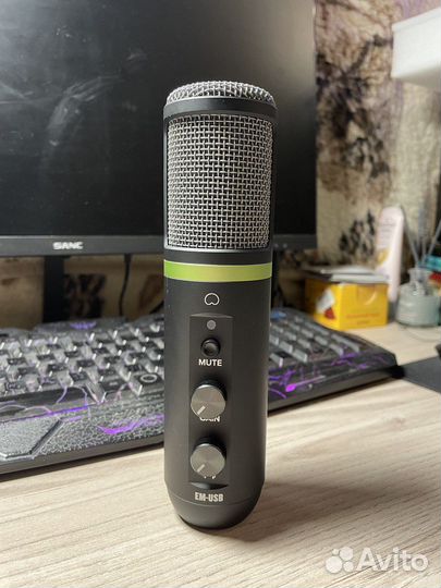 Конденсаторный студийный микрофон Mackie EM-USB