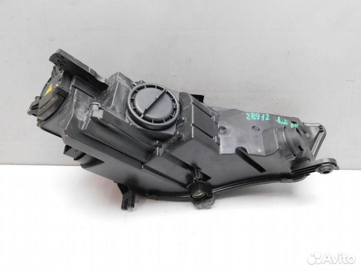 Фара левая Audi A4/RS4