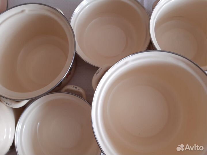 Набор эмалированной посуды