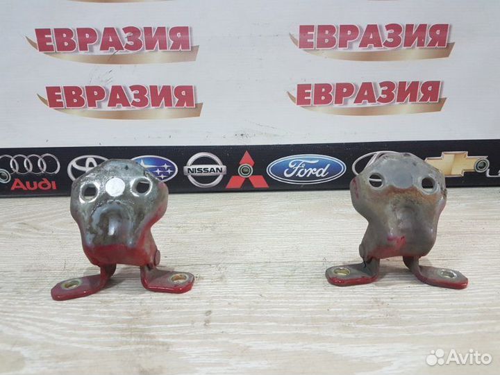 Петли двери передние левые Mazda Premacy cpew FS