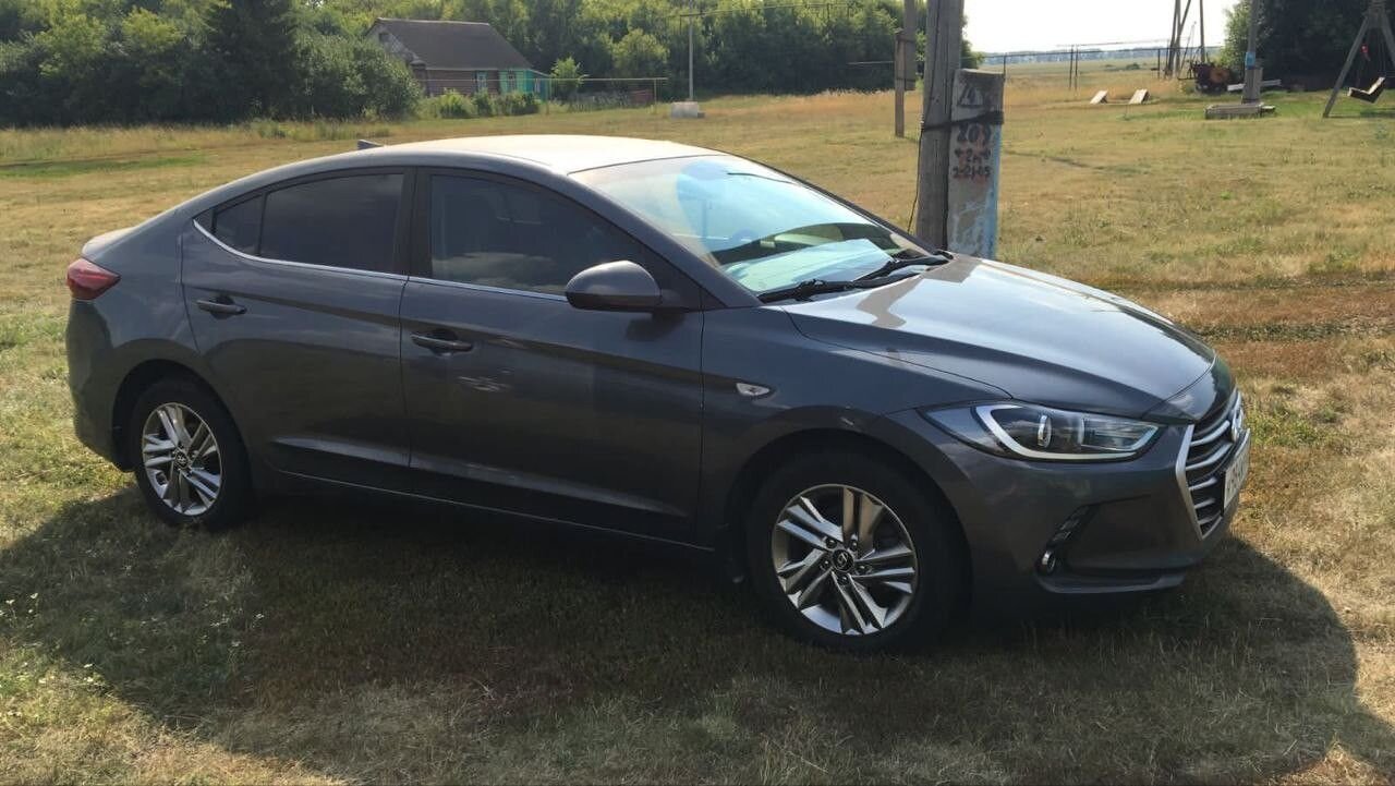 Hyundai Elantra: фото владельца