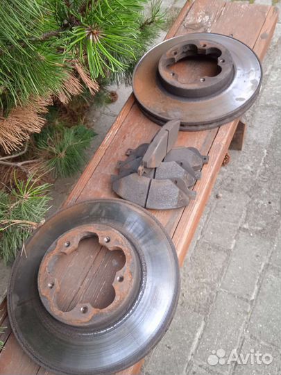 Тормозные диски и колодки