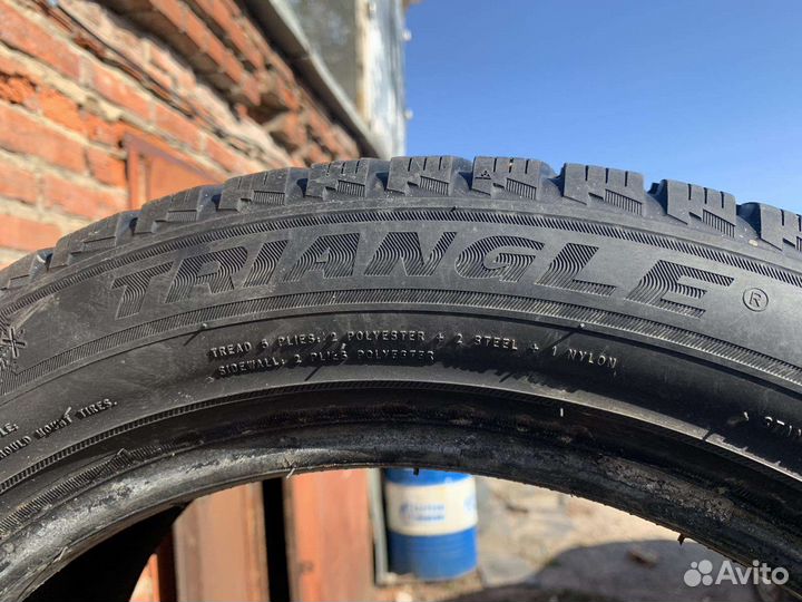 Triangle WinterX TW401 215/50 R17