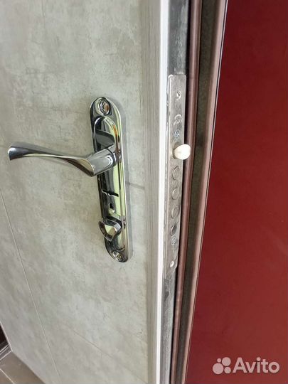 Дверь входная металлическая