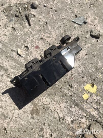 Блок стеклоподъемников hyundai авант 1998г