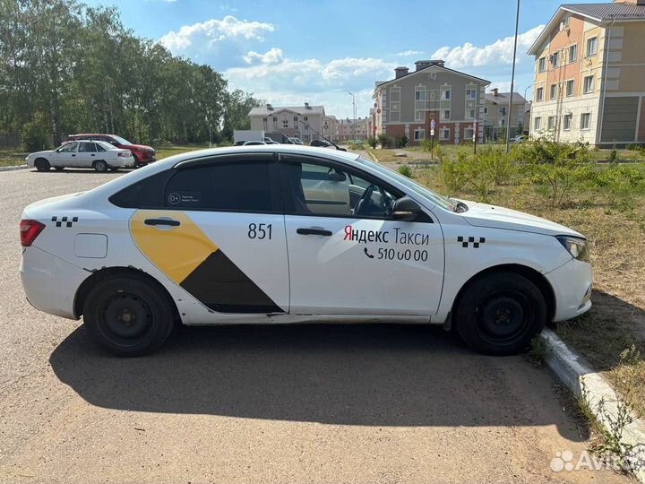 LADA Vesta 1.6 МТ, 2019, битый, 523 430 км