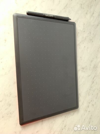 Графический планшет One by Wacom Medium