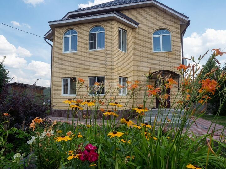 Коттедж 207 м² на участке 18,2 сот.