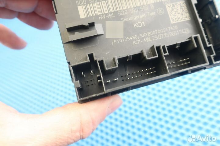 Блок управления двери перед левой Skoda Superb 3