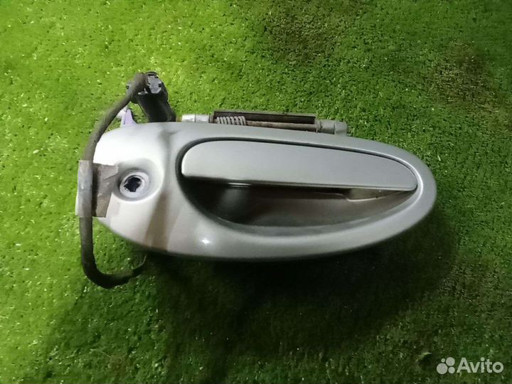 Ручка передняя правая Chrysler Intrepid 2